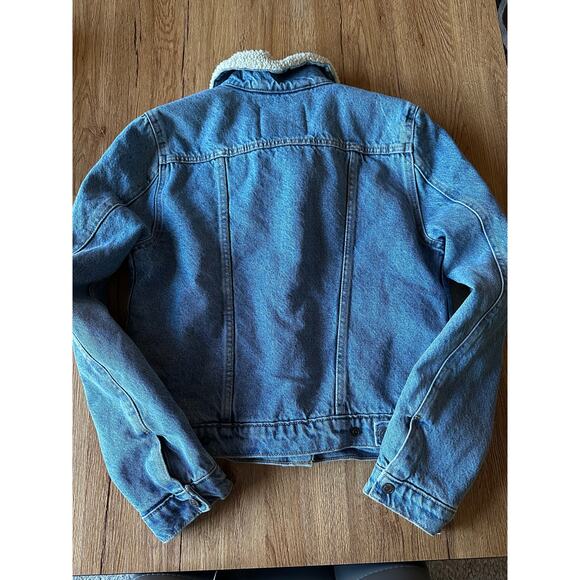 Levi’s Sherpa Trucker Jean Jacket Size Small - Picture 6 of 6